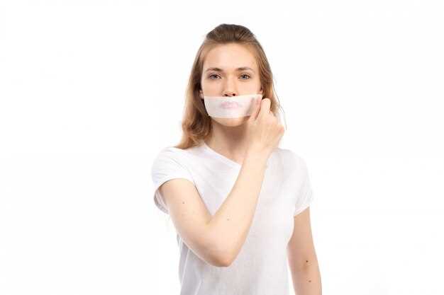 Белые пленки во рту: причины, симптомы, лечение